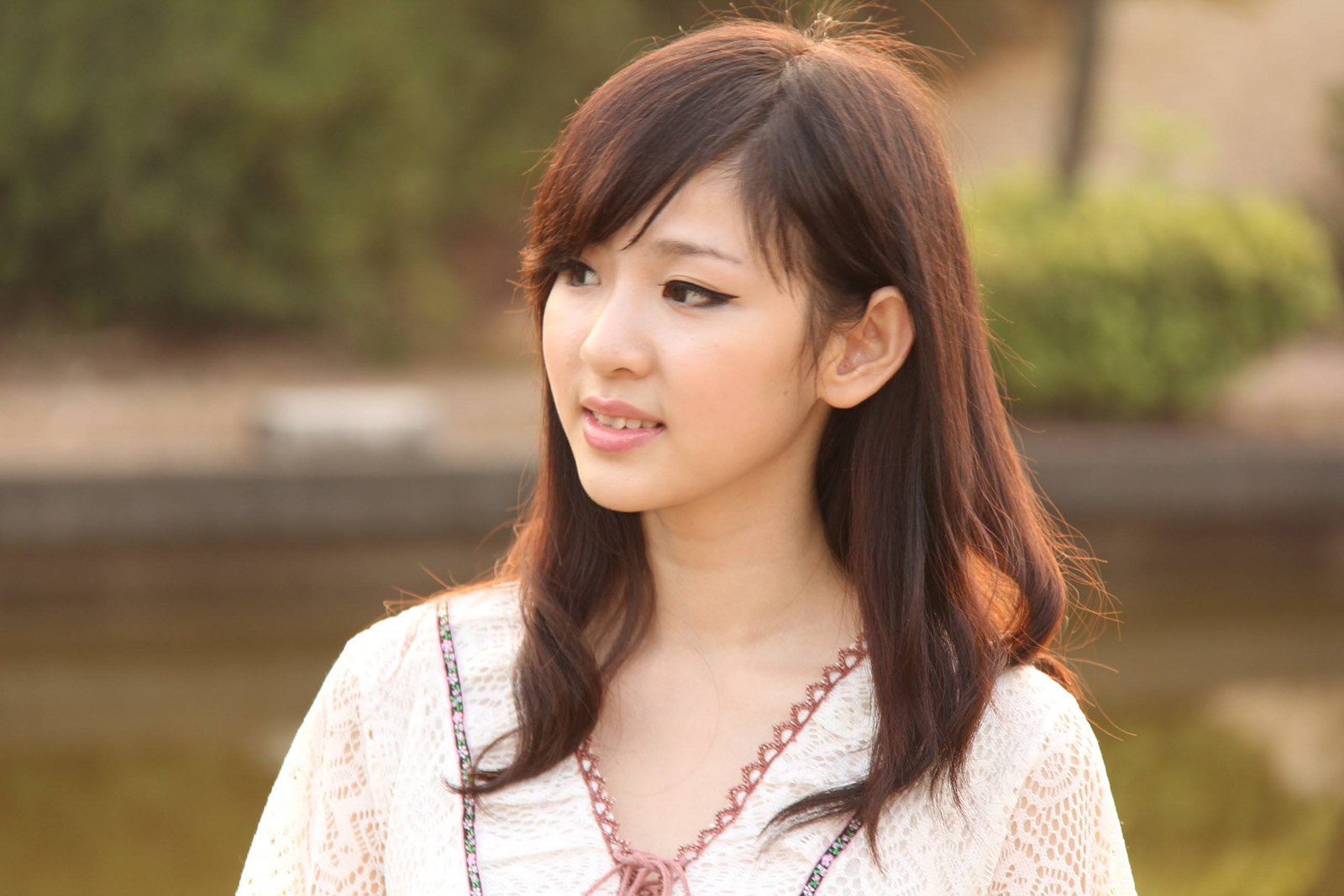 用PS通道快速抠出人物毛发效果的通道抠图教程