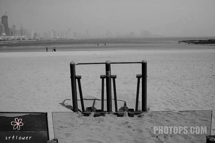 人物调色,PS调色制作灰色艺术照片效果的户外人物照片