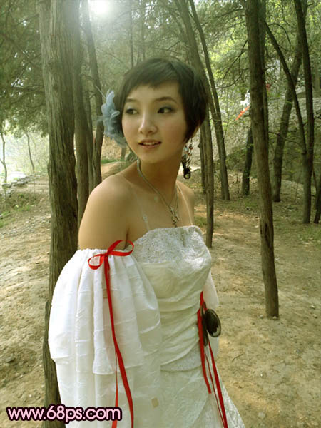 红色调配色,PS调出靓丽红色调的户外美女照片