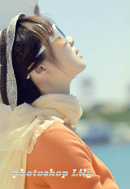 使用Photoshop调色打造成柔美淡黄色效果的外景人物照片