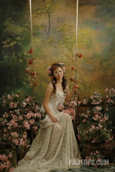 使用Photoshop加强人物清晰度并调出黄橙色调效果的人物照片