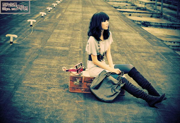 Photoshop调出青褐色非主流色调的外景人物照片美化教程