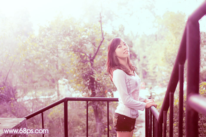 Photoshop调色打造柔和紫红色效果的外景人物照片
