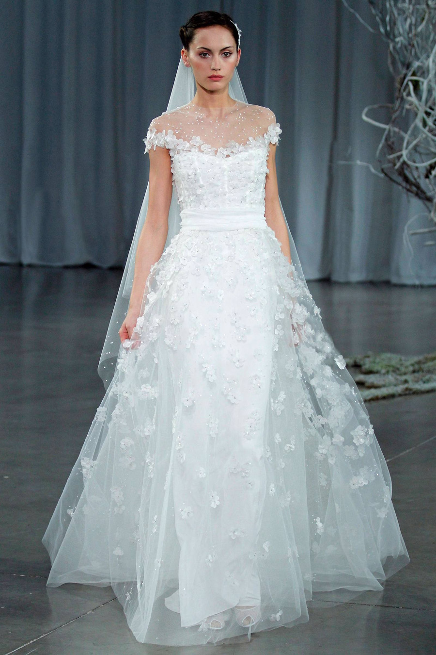 使用Photoshop钢笔和通道抠出婚纱人像抠图教程